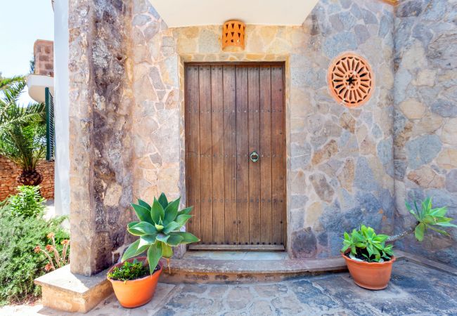 House in Santanyi - Villa Redonda holiday house with pool within walking distance to the beach in Cala Santanyi  House in Santanyi - Villa Redonda holiday house with pool within walking distance to the beach in Cala Santanyi