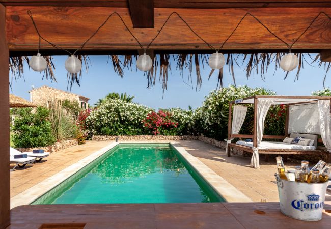 Country house in Campos - Finca Diez Grados Mas Mallorcan finca with pool in the quiet countryside of Campos Country house in Campos - Finca Diez Grados Mas Mallorcan finca with pool in the quiet countryside of Campos