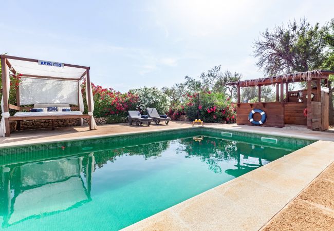 Country house in Campos - Finca Diez Grados Mas Mallorcan finca with pool in the quiet countryside of Campos Country house in Campos - Finca Diez Grados Mas Mallorcan finca with pool in the quiet countryside of Campos