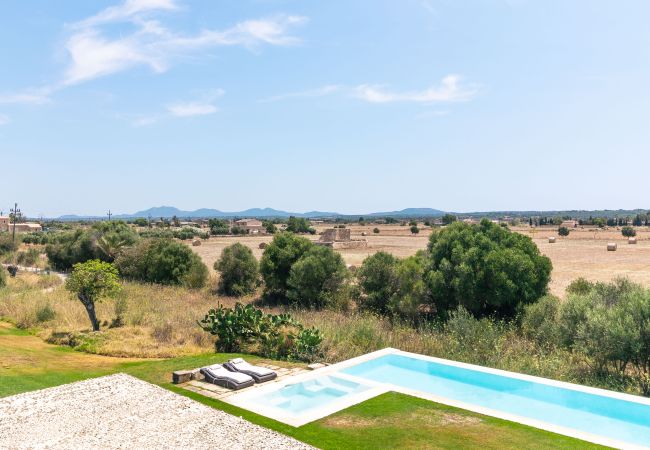 Country house in Campos - Son Coranta stylish holiday house with pool in a quiet and natural setting in Campos Country house in Campos - Son Coranta stylish holiday house with pool in a quiet and natural setting in Campos