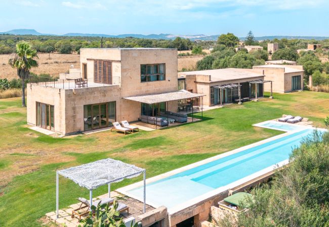Country house in Campos - Son Coranta stylish holiday house with pool in a quiet and natural setting in Campos Country house in Campos - Son Coranta stylish holiday house with pool in a quiet and natural setting in Campos