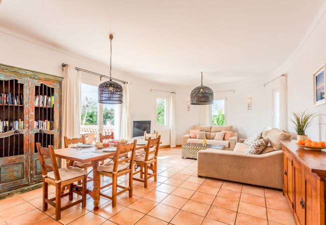 Villa in Santanyi - Can Flores Villa holiday house with pool perfect for a relaxing vacation near Cala Santanyi Villa in Santanyi - Can Flores Villa holiday house with pool perfect for a relaxing vacation near Cala Santanyi