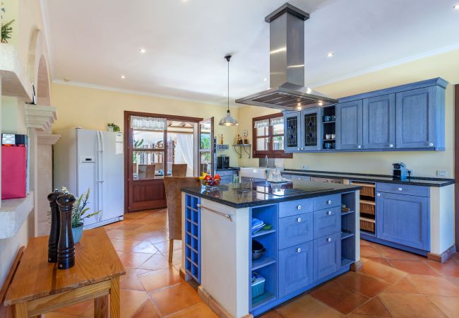 Country house in Cala Figuera - Can Molino Holiday home with heated pool in peaceful surroundings near Santanyí, close to the beach Country house in Cala Figuera - Can Molino Holiday home with heated pool in peaceful surroundings near Santanyí, close to the beach
