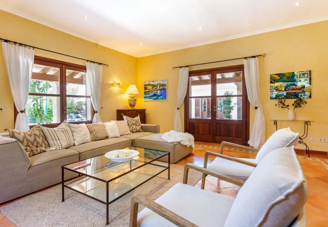 Country house in Cala Figuera - Can Molino Holiday home with heated pool in peaceful surroundings near Santanyí, close to the beach Country house in Cala Figuera - Can Molino Holiday home with heated pool in peaceful surroundings near Santanyí, close to the beach