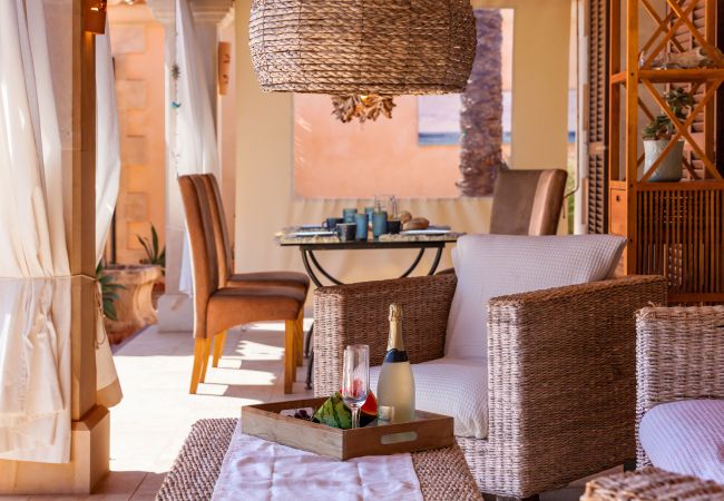 Country house in Cala Figuera - Can Molino Holiday home with heated pool in peaceful surroundings near Santanyí, close to the beach Country house in Cala Figuera - Can Molino Holiday home with heated pool in peaceful surroundings near Santanyí, close to the beach