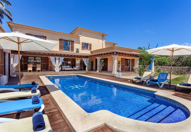 Country house in Cala Figuera - Can Molino Holiday home with heated pool in peaceful surroundings near Santanyí, close to the beach Country house in Cala Figuera - Can Molino Holiday home with heated pool in peaceful surroundings near Santanyí, close to the beach