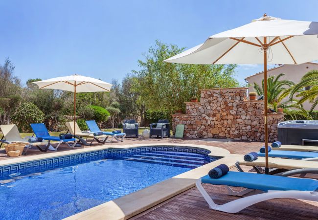 Country house in Cala Figuera - Can Molino Holiday home with heated pool in peaceful surroundings near Santanyí, close to the beach Country house in Cala Figuera - Can Molino Holiday home with heated pool in peaceful surroundings near Santanyí, close to the beach
