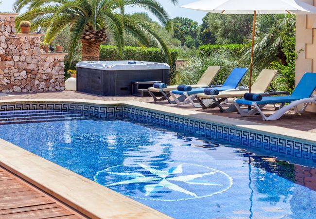 Country house in Cala Figuera - Can Molino Holiday home with heated pool in peaceful surroundings near Santanyí, close to the beach Country house in Cala Figuera - Can Molino Holiday home with heated pool in peaceful surroundings near Santanyí, close to the beach