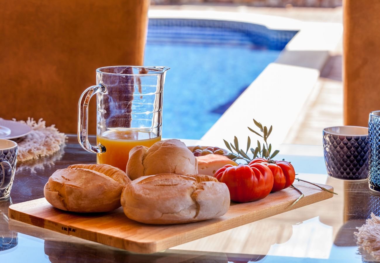 Country house in Cala Figuera - Can Molino finca with pool in quiet surroundings Santanyi, close to the beach 