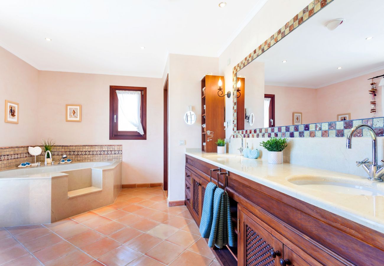 Country house in Cala Figuera - Can Molino Villa in Santanyi with pool