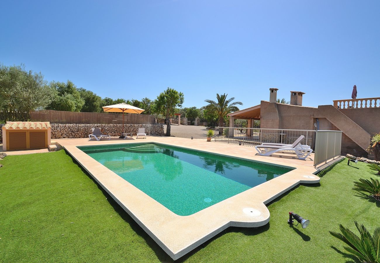 Country house in Santa Margalida - Sa Caseta de Son Morro 230 magnificent finca with private pool, terrace and air-conditioning