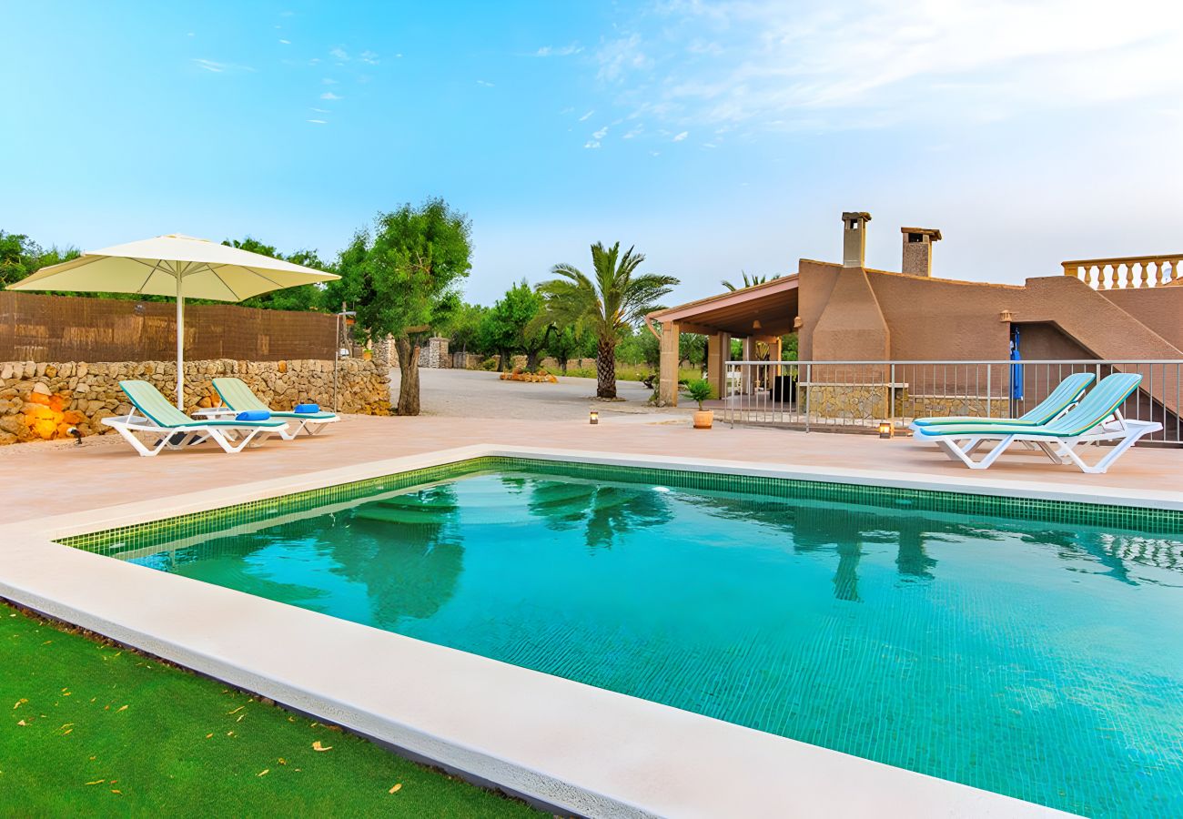 Finca with pool for rent in Mallorca