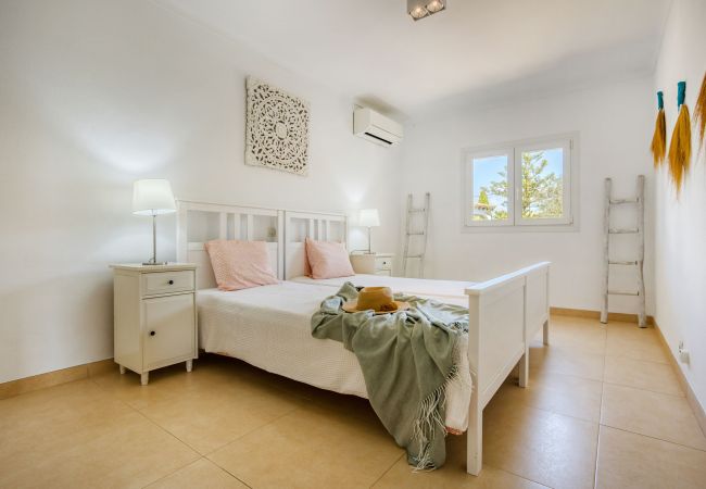 Villa in Cala Santanyi - Villa Escaletas holiday house just 600 m from Cala Santanyí beach with pool and air conditioning Villa in Cala Santanyi - Villa Escaletas holiday house just 600 m from Cala Santanyí beach with pool and air conditioning