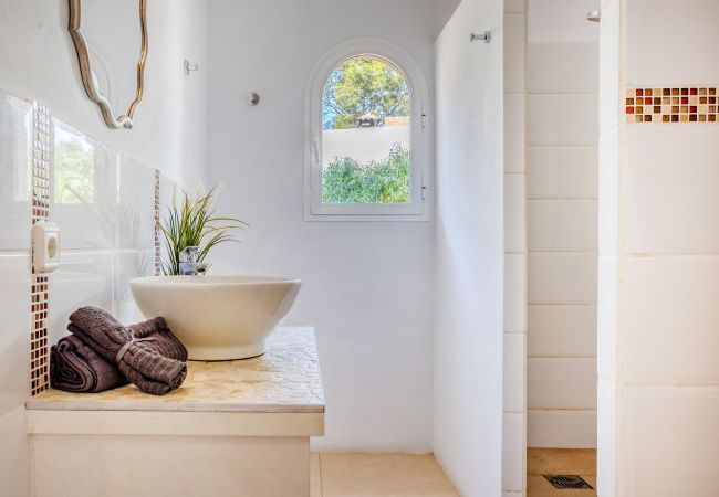 Villa in Cala Santanyi - Villa Escaletas holiday house just 600 m from Cala Santanyí beach with pool and air conditioning Villa in Cala Santanyi - Villa Escaletas holiday house just 600 m from Cala Santanyí beach with pool and air conditioning