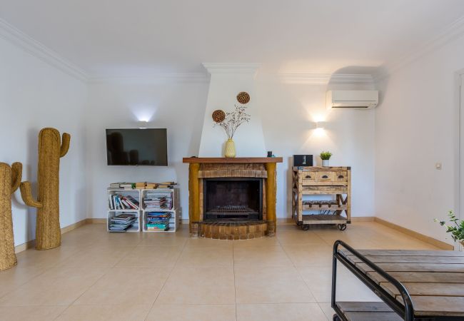 Villa in Cala Santanyi - Villa Escaletas holiday house just 600 m from Cala Santanyí beach with pool and air conditioning Villa in Cala Santanyi - Villa Escaletas holiday house just 600 m from Cala Santanyí beach with pool and air conditioning