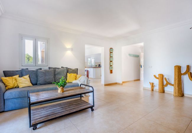 Villa in Cala Santanyi - Villa Escaletas holiday house just 600 m from Cala Santanyí beach with pool and air conditioning Villa in Cala Santanyi - Villa Escaletas holiday house just 600 m from Cala Santanyí beach with pool and air conditioning