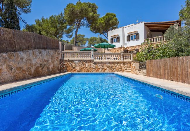 Villa in Cala Santanyi - Villa Escaletas holiday house just 600 m from Cala Santanyí beach with pool and air conditioning Villa in Cala Santanyi - Villa Escaletas holiday house just 600 m from Cala Santanyí beach with pool and air conditioning