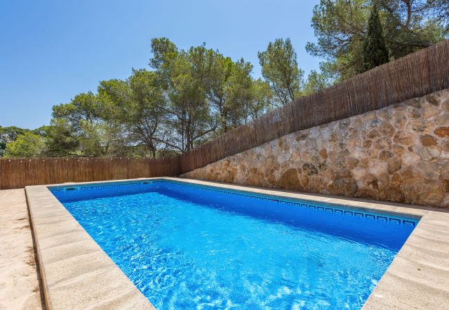 Villa in Cala Santanyi - Villa Escaletas holiday house just 600 m from Cala Santanyí beach with pool and air conditioning Villa in Cala Santanyi - Villa Escaletas holiday house just 600 m from Cala Santanyí beach with pool and air conditioning