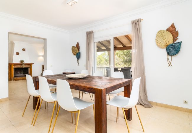 Villa in Cala Santanyi - Villa Escaletas holiday house just 600 m from Cala Santanyí beach with pool and air conditioning Villa in Cala Santanyi - Villa Escaletas holiday house just 600 m from Cala Santanyí beach with pool and air conditioning