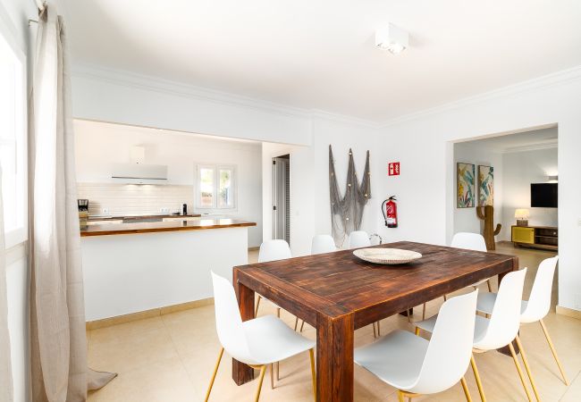 Villa in Cala Santanyi - Villa Escaletas holiday house just 600 m from Cala Santanyí beach with pool and air conditioning Villa in Cala Santanyi - Villa Escaletas holiday house just 600 m from Cala Santanyí beach with pool and air conditioning