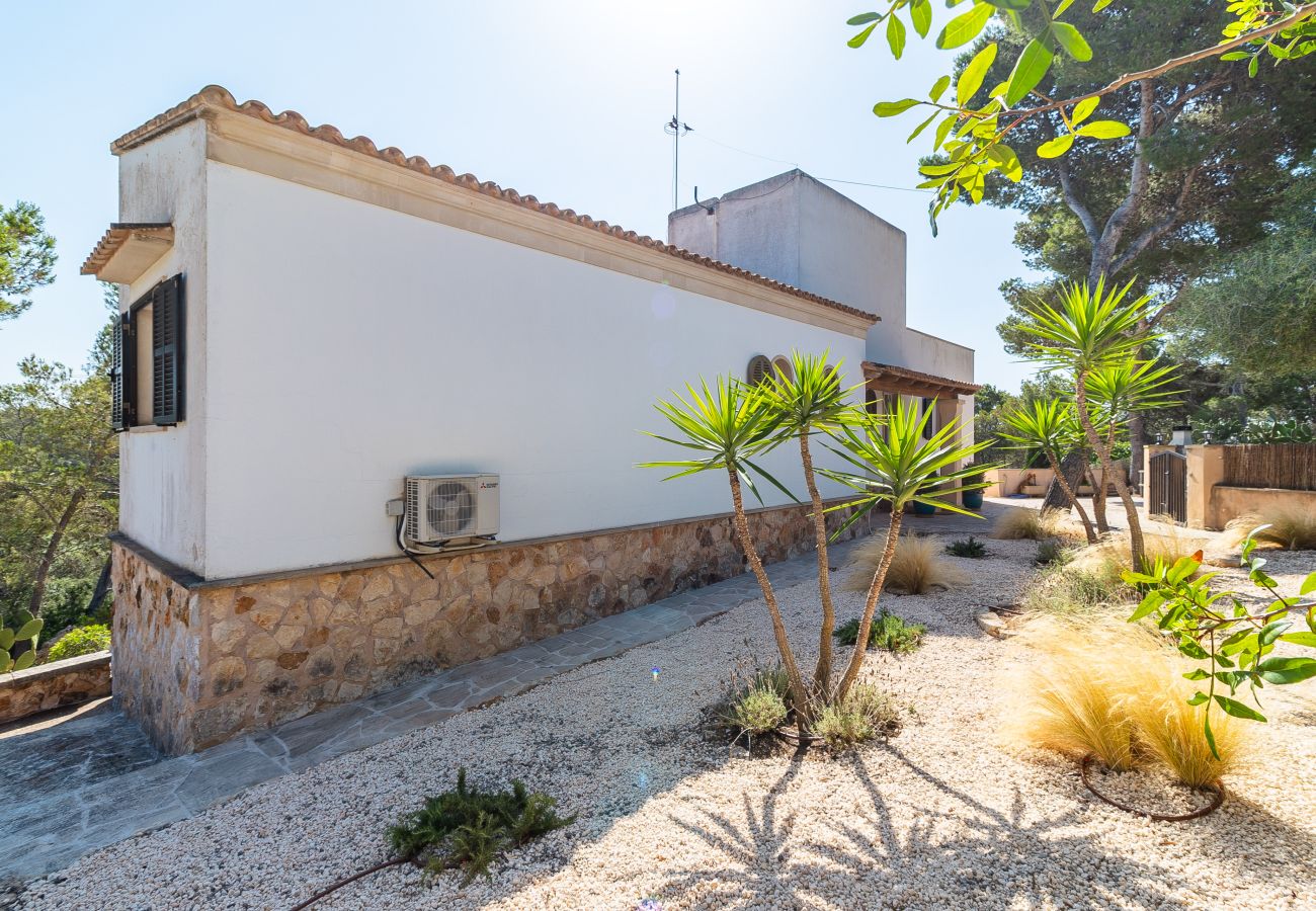Villa in Cala Santanyi - Villa Escaletas holiday house just 600 m from Cala Santanyí beach with pool and air conditioning Villa in Cala Santanyi - Villa Escaletas holiday house just 600 m from Cala Santanyí beach with pool and air conditioning