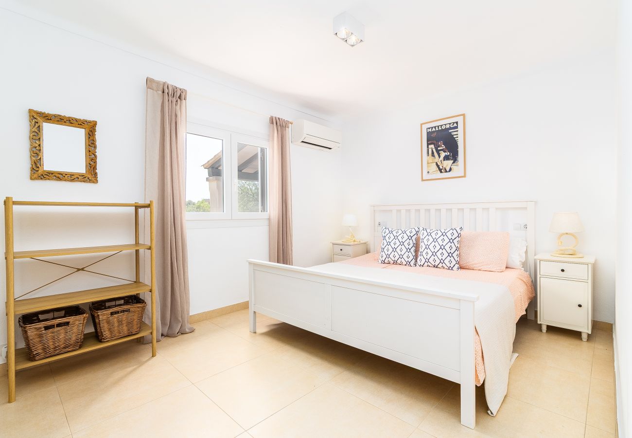 Villa in Cala Santanyi - Villa Escaletas holiday house just 600 m from Cala Santanyí beach with pool and air conditioning Villa in Cala Santanyi - Villa Escaletas holiday house just 600 m from Cala Santanyí beach with pool and air conditioning