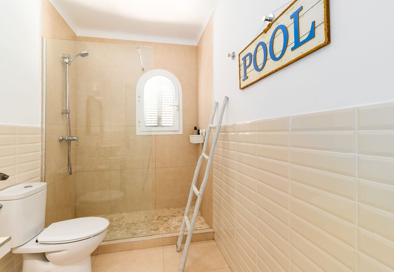 Villa in Cala Santanyi - Villa Escaletas holiday house just 600 m from Cala Santanyí beach with pool and air conditioning Villa in Cala Santanyi - Villa Escaletas holiday house just 600 m from Cala Santanyí beach with pool and air conditioning