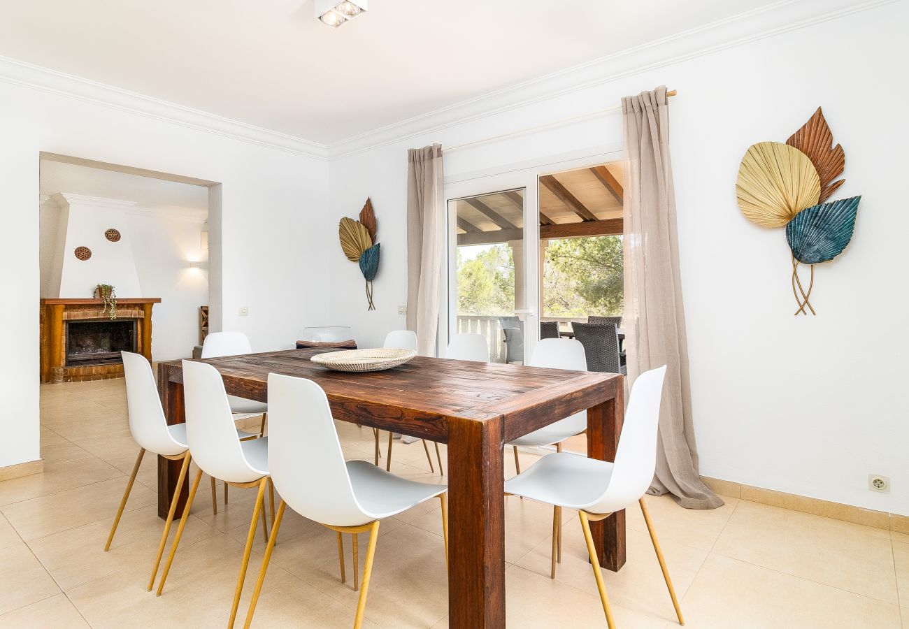 Villa in Cala Santanyi - Villa Escaletas holiday house just 600 m from Cala Santanyí beach with pool and air conditioning Villa in Cala Santanyi - Villa Escaletas holiday house just 600 m from Cala Santanyí beach with pool and air conditioning