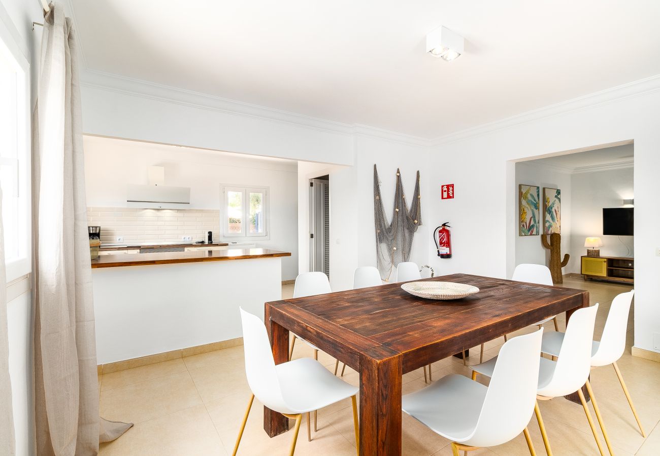 Villa in Cala Santanyi - Villa Escaletas holiday house just 600 m from Cala Santanyí beach with pool and air conditioning Villa in Cala Santanyi - Villa Escaletas holiday house just 600 m from Cala Santanyí beach with pool and air conditioning