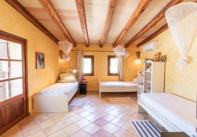 Country house in Santanyi - Finca Aries Mallorcan style finca for monthly rentals in Santanyi Country house in Santanyi - Finca Aries Mallorcan style finca for monthly rentals in Santanyi