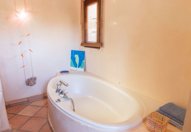 Country house in Santanyi - Finca Aries Mallorcan style finca for monthly rentals in Santanyi Country house in Santanyi - Finca Aries Mallorcan style finca for monthly rentals in Santanyi