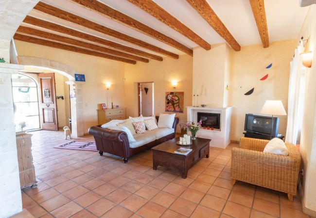 Country house in Santanyi - Finca Aries Mallorcan style finca for monthly rentals in Santanyi Country house in Santanyi - Finca Aries Mallorcan style finca for monthly rentals in Santanyi