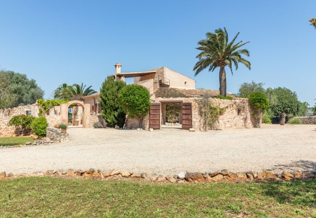 Country house in Santanyi - Finca Aries Mallorcan style finca for monthly rentals in Santanyi Country house in Santanyi - Finca Aries Mallorcan style finca for monthly rentals in Santanyi
