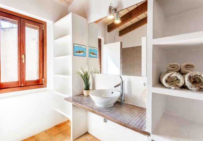 Country house in Felanitx - Finca Son Negre holiday house with pool in a natural setting in Felanitx perfect for large families and yoga Country house in Felanitx - Finca Son Negre holiday house with pool in a natural setting in Felanitx perfect for large families and yoga