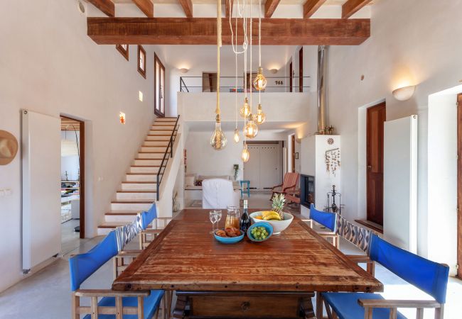 Country house in Felanitx - Finca Son Negre holiday house with pool in a natural setting in Felanitx perfect for large families and yoga Country house in Felanitx - Finca Son Negre holiday house with pool in a natural setting in Felanitx perfect for large families and yoga