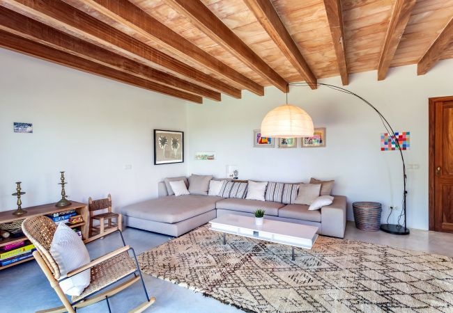 Country house in Felanitx - Finca Son Negre holiday house with pool in a natural setting in Felanitx perfect for large families and yoga Country house in Felanitx - Finca Son Negre holiday house with pool in a natural setting in Felanitx perfect for large families and yoga