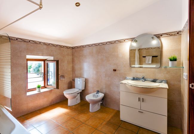 Country house in Santanyi - Ses Angoixes holiday house for 10 people with private tennis court and pool in Santanyí Country house in Santanyi - Ses Angoixes holiday house for 10 people with private tennis court and pool in Santanyí