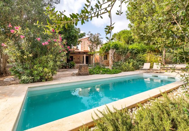 Country house in Santanyi - Can Blai Blai country house with garden, views and swimming pool in Santanyi