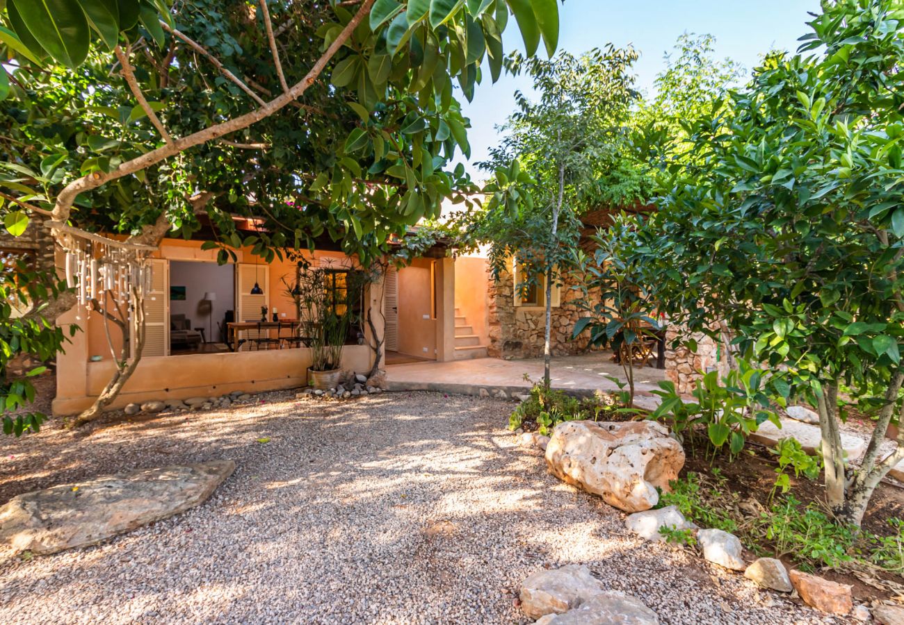 Country house in Santanyi - Can Blai Blai country house with garden, views and swimming pool in Santanyi