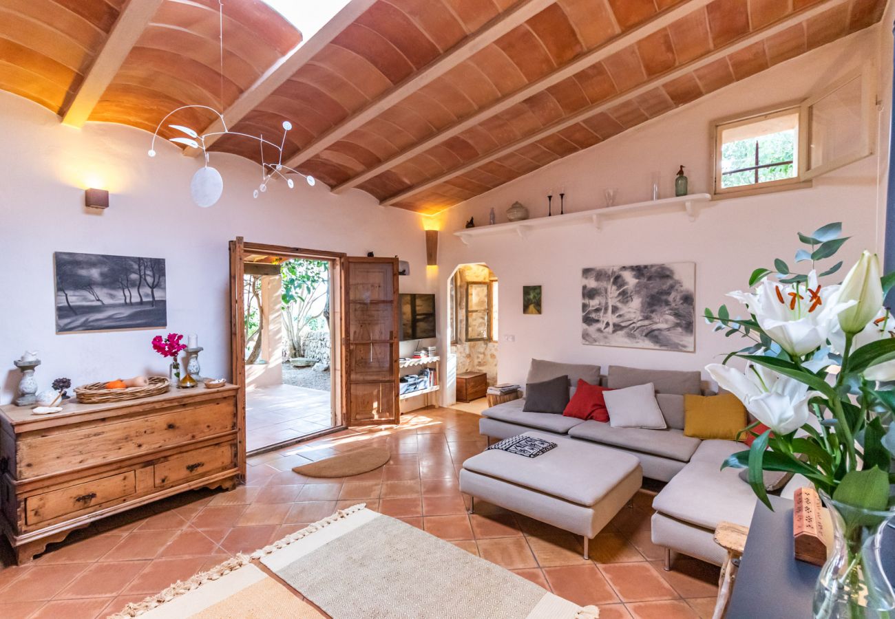 Country house in Santanyi - Can Blai Blai country house with garden, views and swimming pool in Santanyi