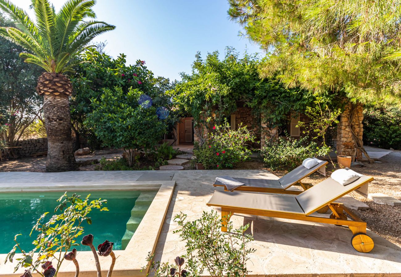 Country house in Santanyi - Can Blai Blai country house with garden, views and swimming pool in Santanyi