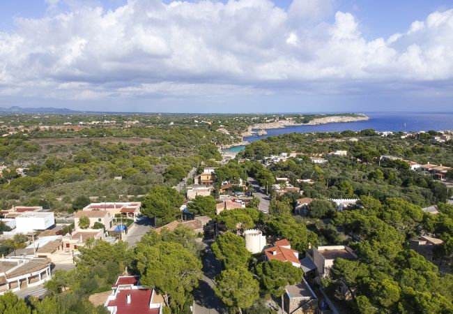 House in Es Llombards - Sa Bassa charming country holiday house with pool close to the village Es Llombards House in Es Llombards - Sa Bassa charming country holiday house with pool close to the village Es Llombards