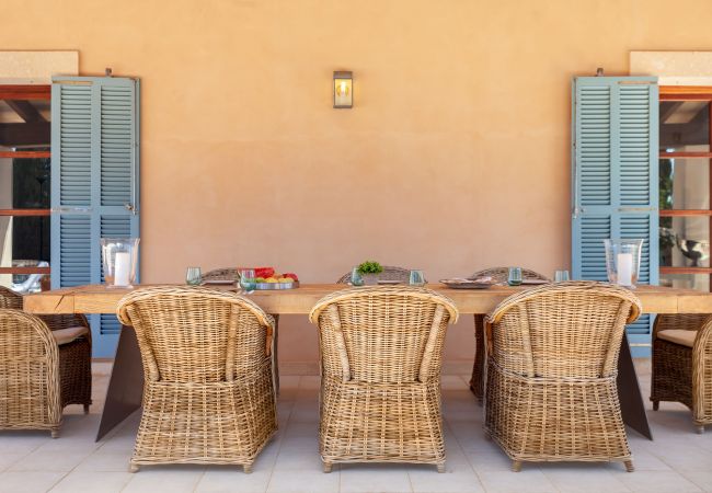 House in Es Llombards - Sa Bassa charming country holiday house with pool close to the village Es Llombards House in Es Llombards - Sa Bassa charming country holiday house with pool close to the village Es Llombards