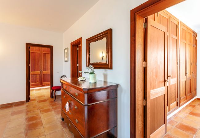 House in Es Llombards - Sa Bassa charming country holiday house with pool close to the village Es Llombards House in Es Llombards - Sa Bassa charming country holiday house with pool close to the village Es Llombards
