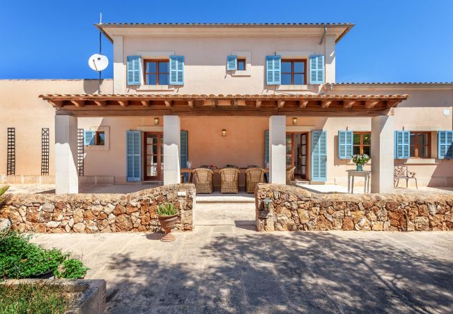 House in Es Llombards - Sa Bassa charming country holiday house with pool close to the village Es Llombards House in Es Llombards - Sa Bassa charming country holiday house with pool close to the village Es Llombards