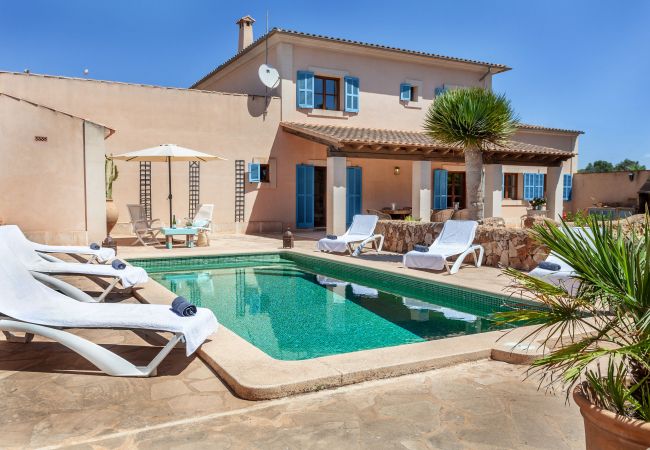 House in Es Llombards - Sa Bassa charming country holiday house with pool close to the village Es Llombards House in Es Llombards - Sa Bassa charming country holiday house with pool close to the village Es Llombards
