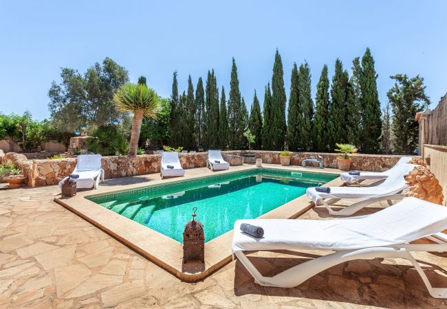 House in Es Llombards - Sa Bassa charming country holiday house with pool close to the village Es Llombards House in Es Llombards - Sa Bassa charming country holiday house with pool close to the village Es Llombards
