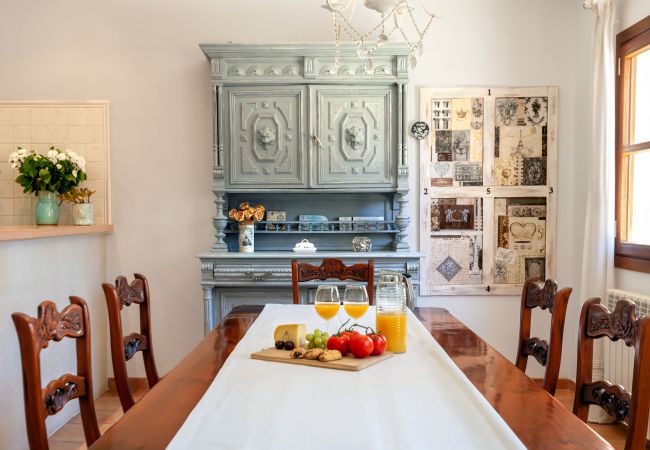 House in Es Llombards - Sa Bassa charming country holiday house with pool close to the village Es Llombards House in Es Llombards - Sa Bassa charming country holiday house with pool close to the village Es Llombards