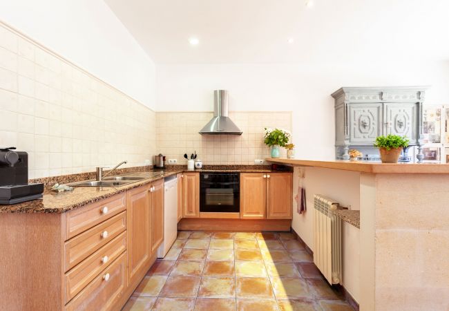 House in Es Llombards - Sa Bassa charming country holiday house with pool close to the village Es Llombards House in Es Llombards - Sa Bassa charming country holiday house with pool close to the village Es Llombards