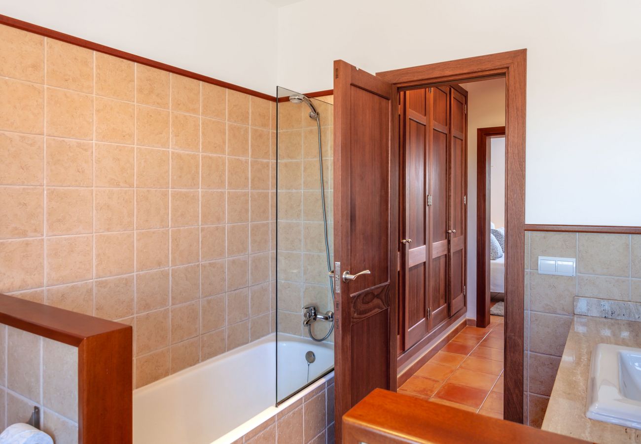 House in Es Llombards - Sa Bassa charming country holiday house with pool close to the village Es Llombards